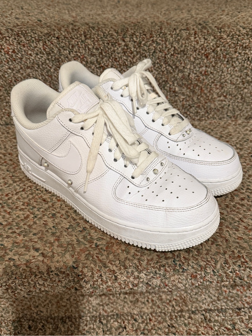 Nike White Low-Top Leather Sneakers with Swoosh